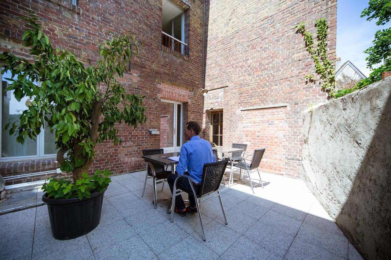 Logis Hotel - Le Petit Bellon Senlis  Bagian luar foto