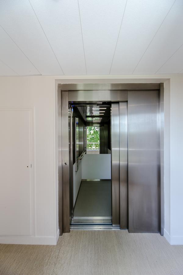 Logis Hotel - Le Petit Bellon Senlis  Bagian luar foto