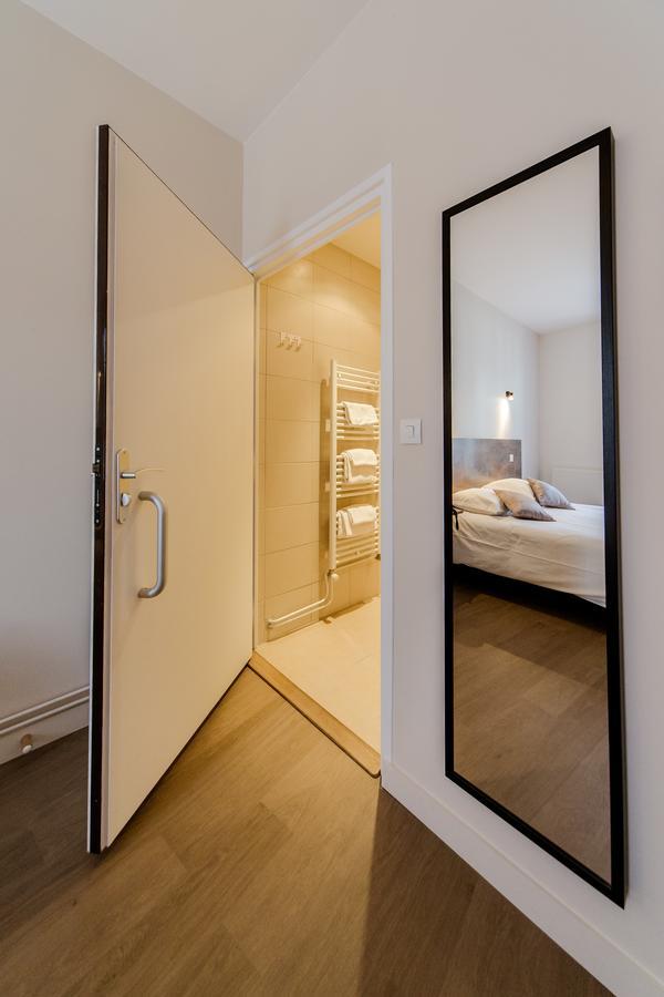 Logis Hotel - Le Petit Bellon Senlis  Bagian luar foto
