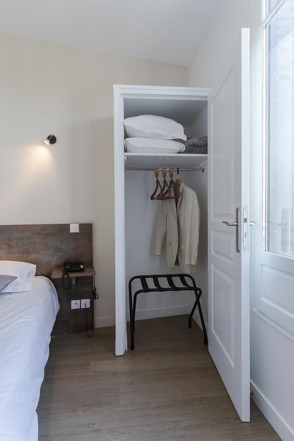 Logis Hotel - Le Petit Bellon Senlis  Bagian luar foto