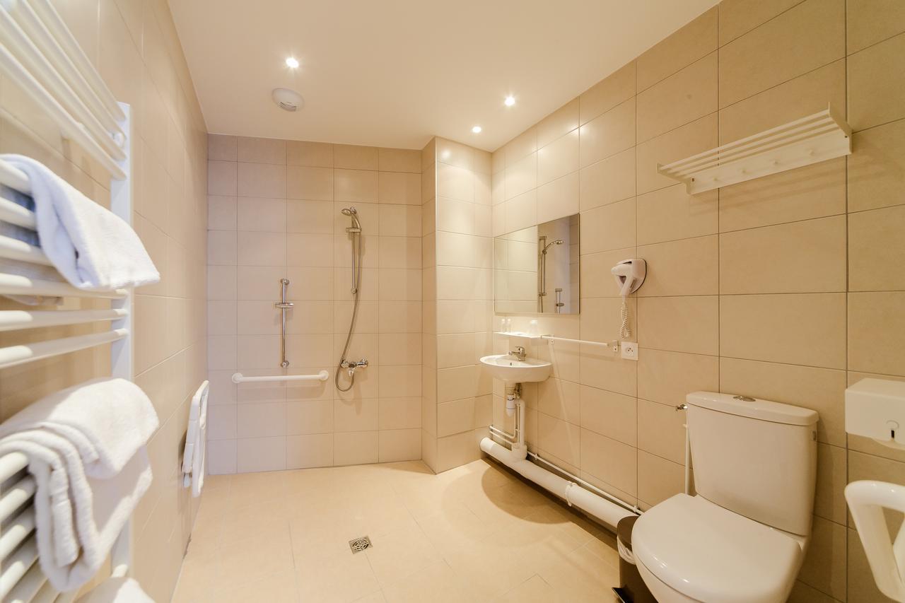 Logis Hotel - Le Petit Bellon Senlis  Bagian luar foto