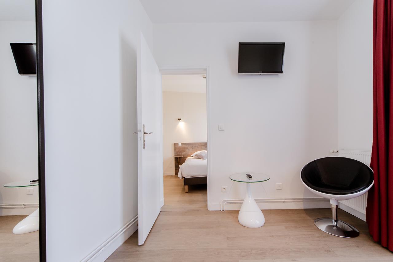 Logis Hotel - Le Petit Bellon Senlis  Bagian luar foto