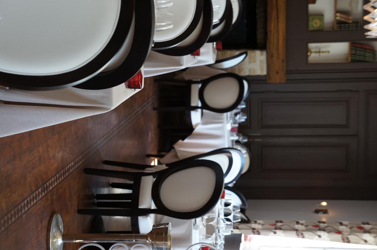 Logis Hotel - Le Petit Bellon Senlis  Bagian luar foto