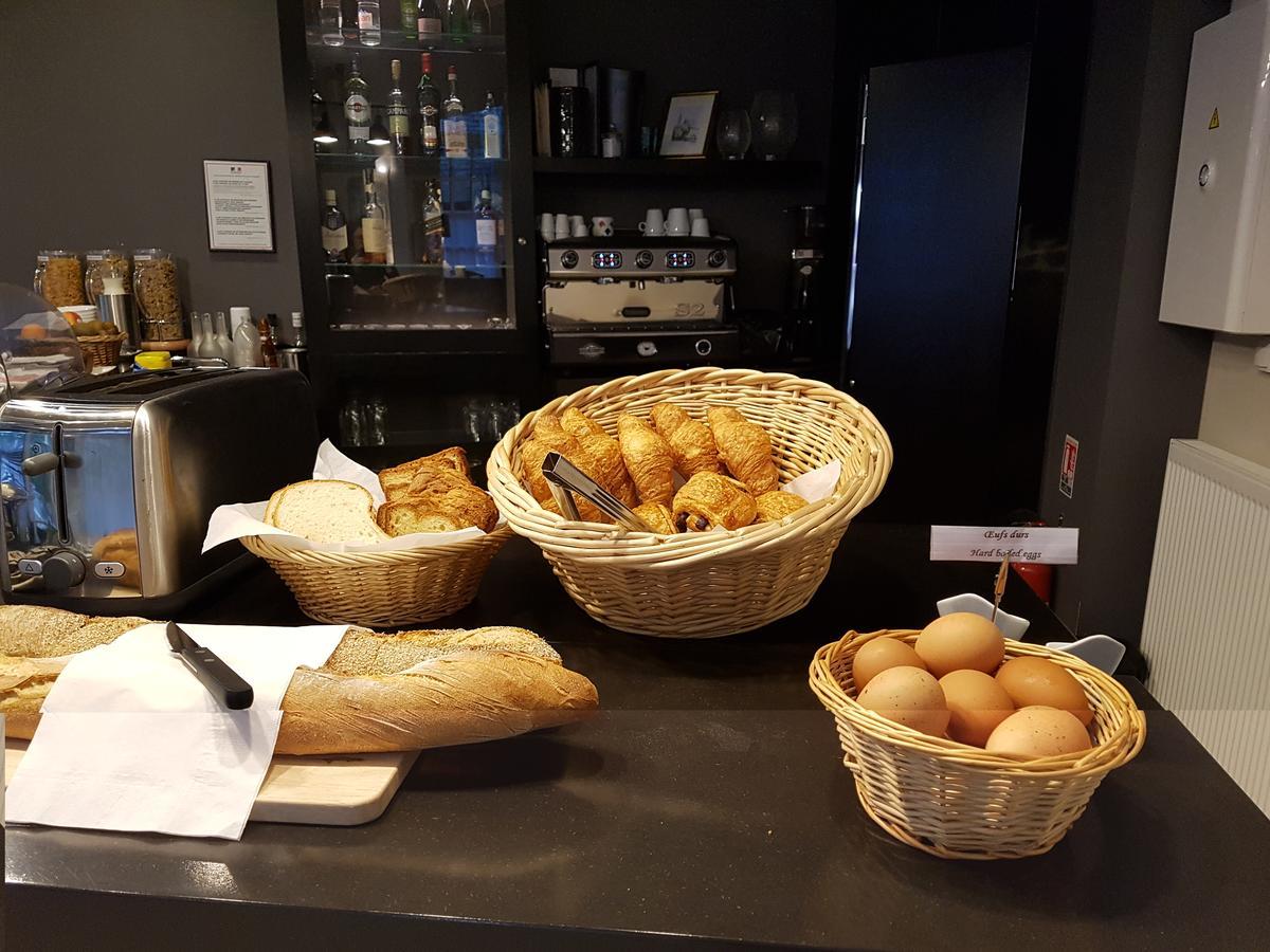 Logis Hotel - Le Petit Bellon Senlis  Bagian luar foto